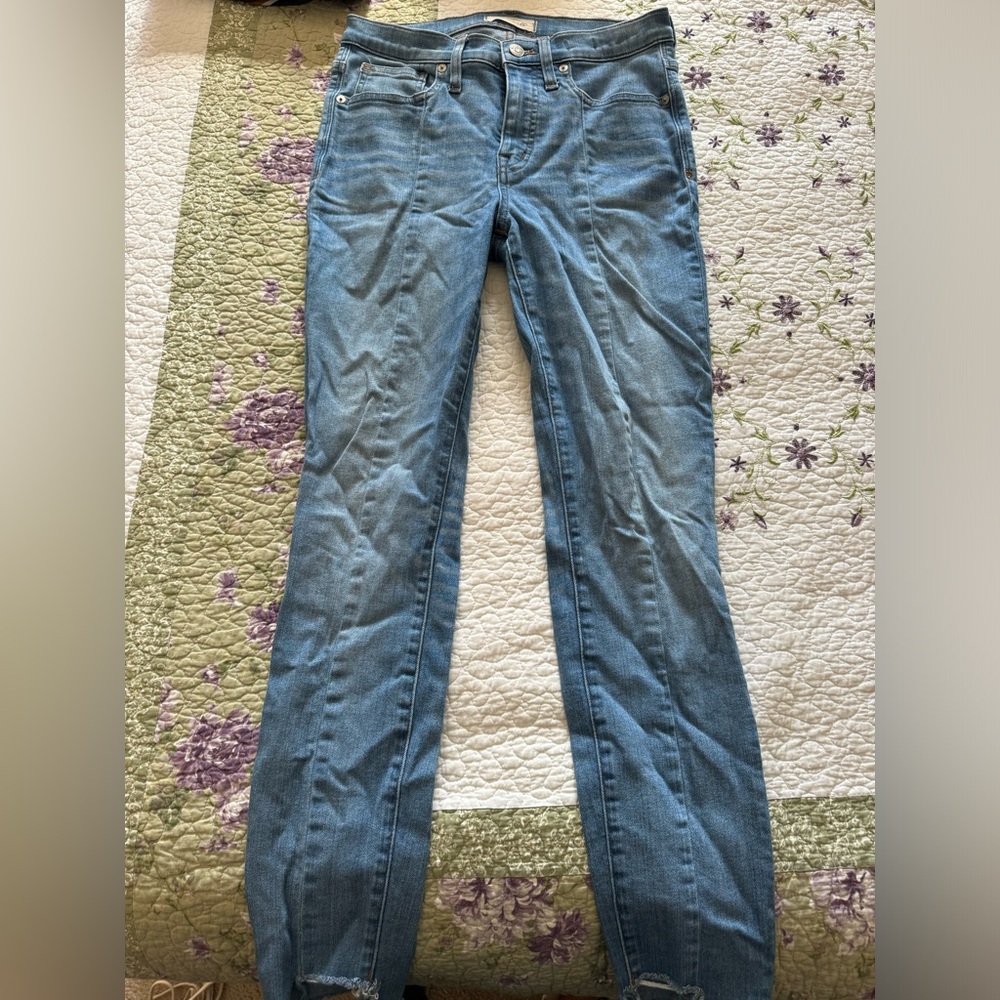 Madewell Size 27 Straight Leg Jeans with front stitching